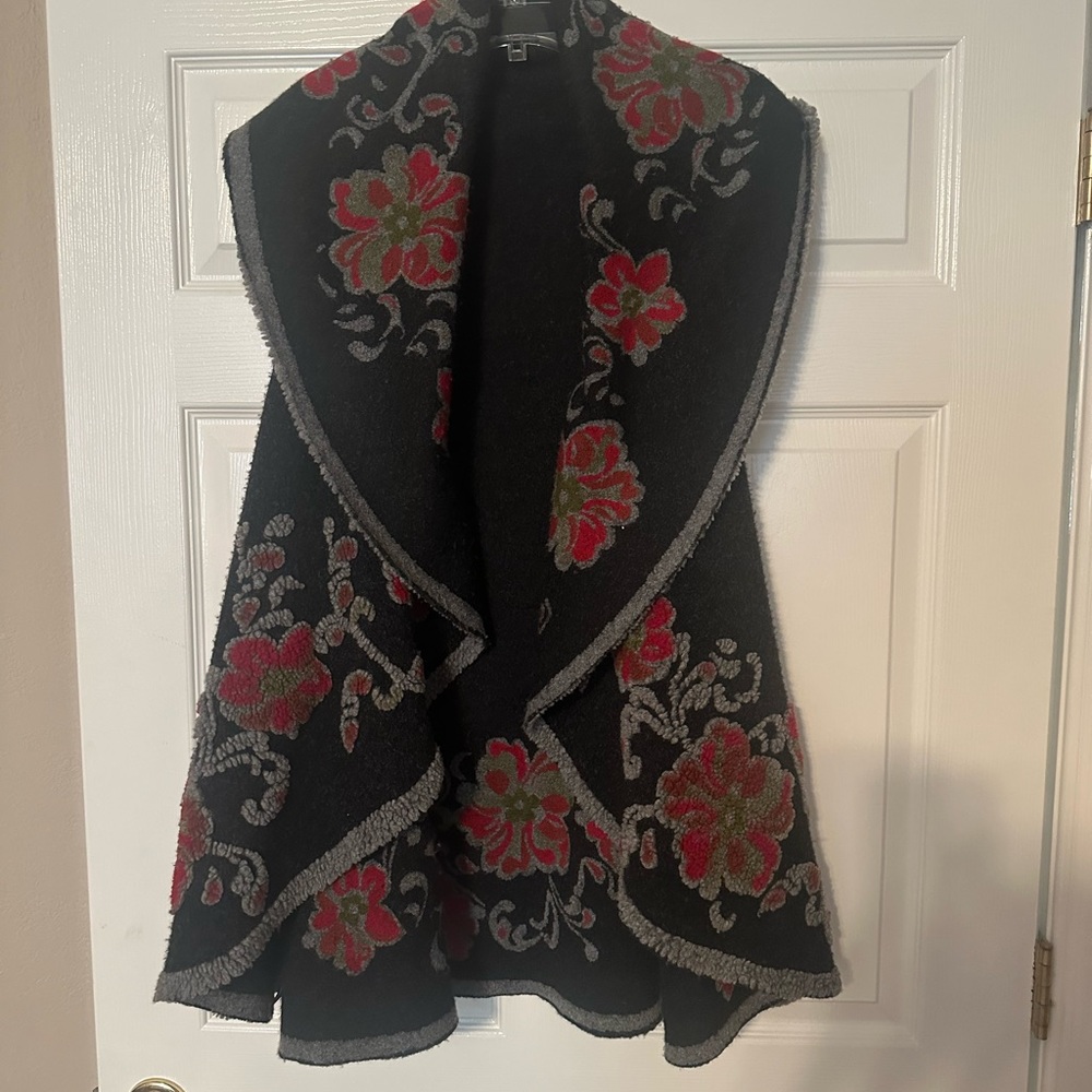Beautiful Sleeveless Poncho